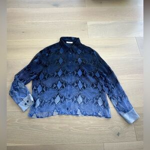 Equipment Femme Blue Ombre Snakeprint Silk Button Down Shirt size small